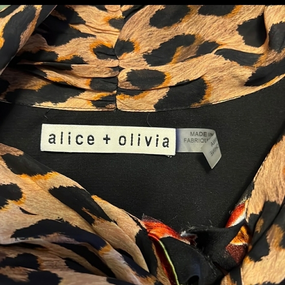 Alice +Olivia Semi Sheer Floral Cap Sleeve Blouse - Size XL - Picture 8 of 8